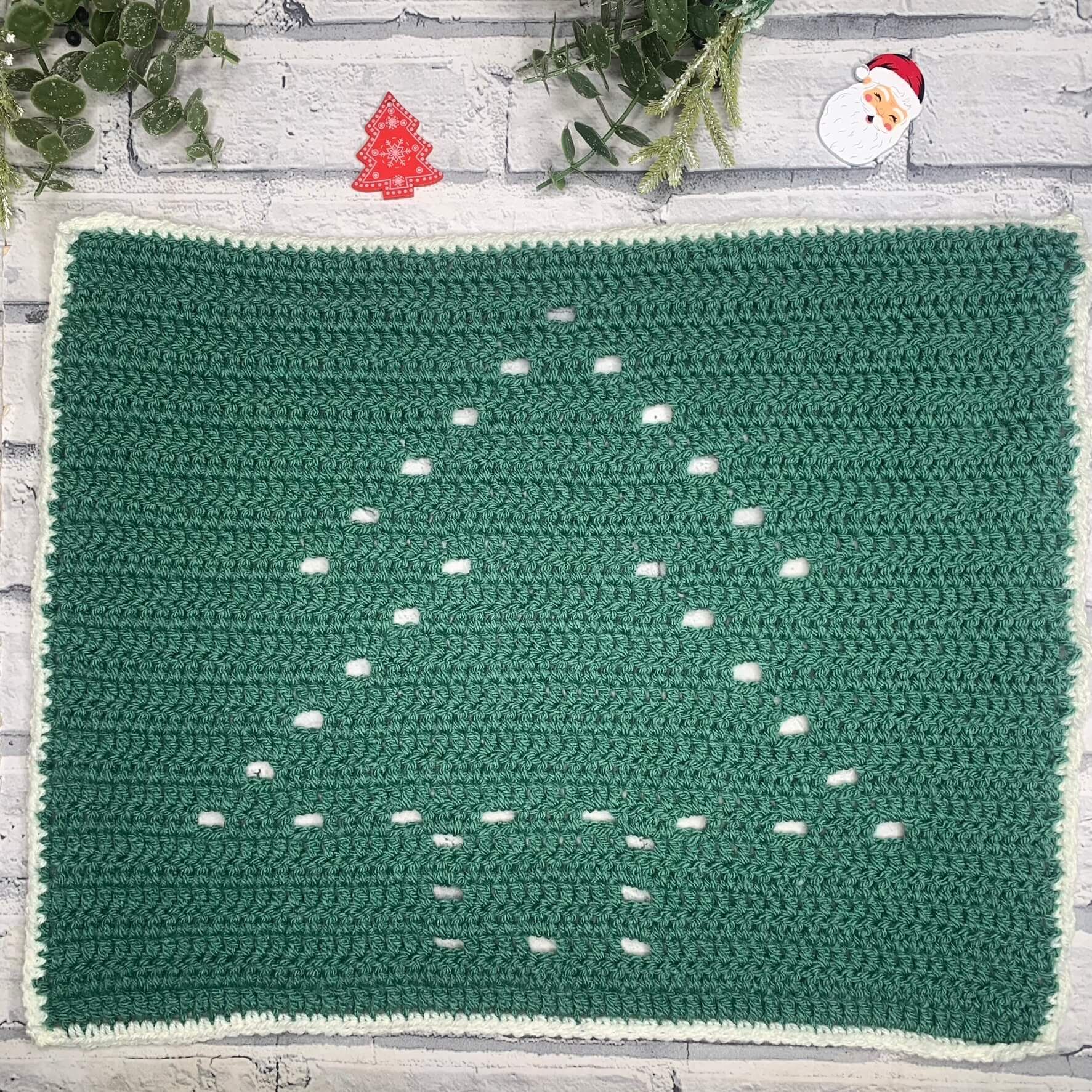 Free Crochet Christmas Blanket Pattern Using Filet Crochet